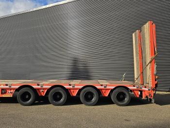 F-S44-/ 4 x STEERING / HYDRAULIC RAMPS / EXTENDABLE